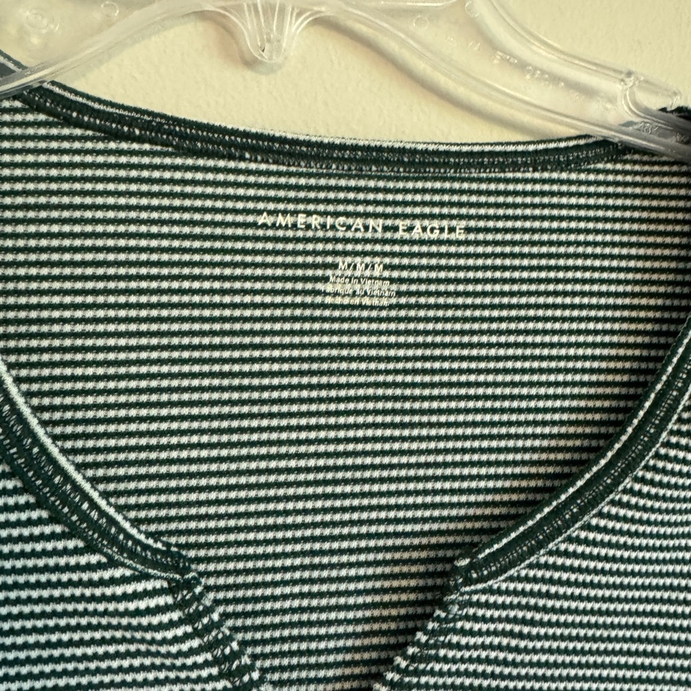 American Eagle Ribbed Green Stripe Long Sleeve Crop Vneck Tee Medium - Picture 2 of 6